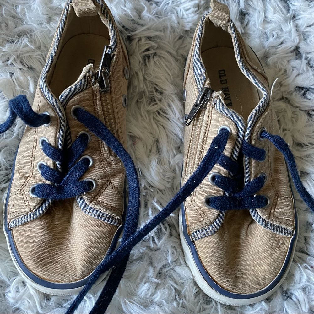 Old Navy Sneaker Zipper Sides Brown Derby.